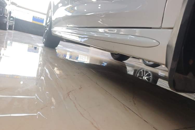Used BYD Song MAX 2017 1.5T Automatic Smart Connect Elite 7-Seater Right Side Sill