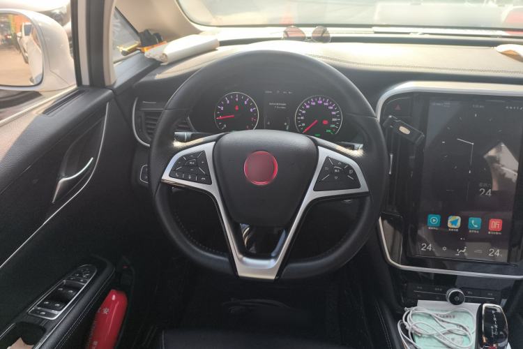 Used BYD Song MAX 2017 1.5T Automatic Smart Connect Elite 7-Seater Steering Wheel