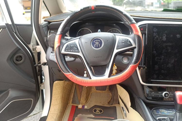Used BYD Song MAX 2017 1.5T Automatic Smart Connect Elite 7-Seater Steering Wheel