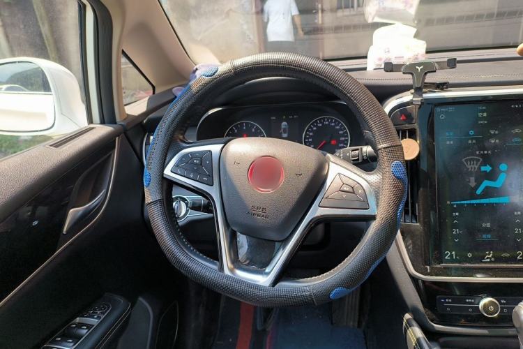 Used BYD Song MAX 2017 1.5T Automatic Smart Connect Elite 7-Seater Steering Wheel
