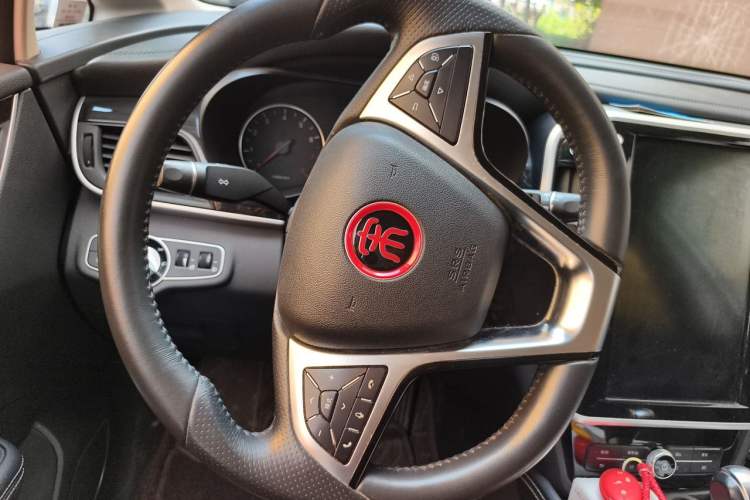 Used BYD Song MAX 2017 1.5T Automatic Smart Connect Luxury 7-Seater Steering Wheel
