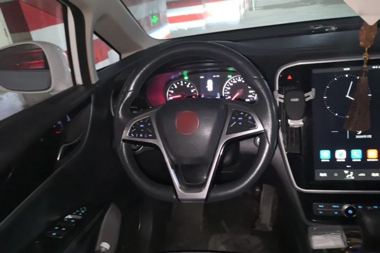 Used BYD Song MAX 2017 1.5T Automatic Smart Connect Luxury 7-Seater Steering Wheel