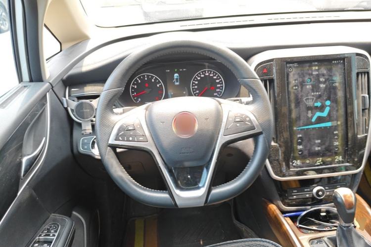 Used BYD Song MAX 2017 1.5T Automatic Smart Connect Elite 7-Seater Steering Wheel