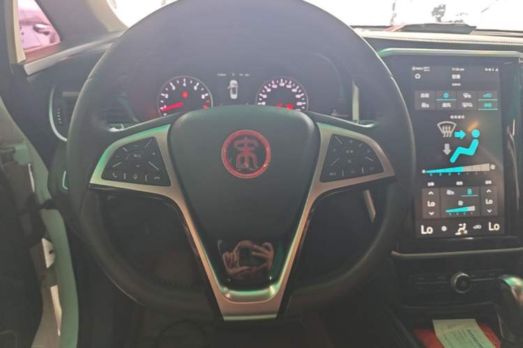 Used BYD Song MAX 2017 1.5T Automatic Smart Connect Prestige 7-Seater Steering Wheel
