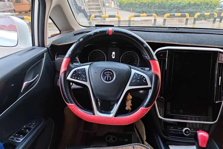 Used BYD Song MAX 2017 1.5T Automatic Smart Connect Elite 7-Seater Steering Wheel