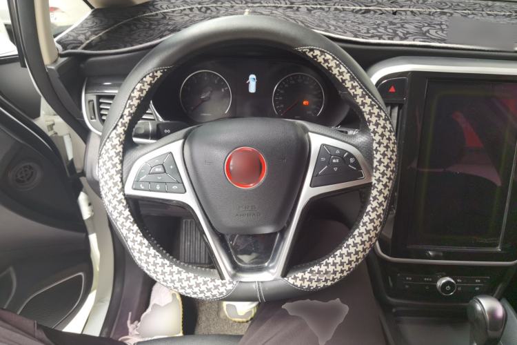 Used BYD Song MAX 2017 1.5T Automatic Smart Connect Luxury 7-Seater Steering Wheel