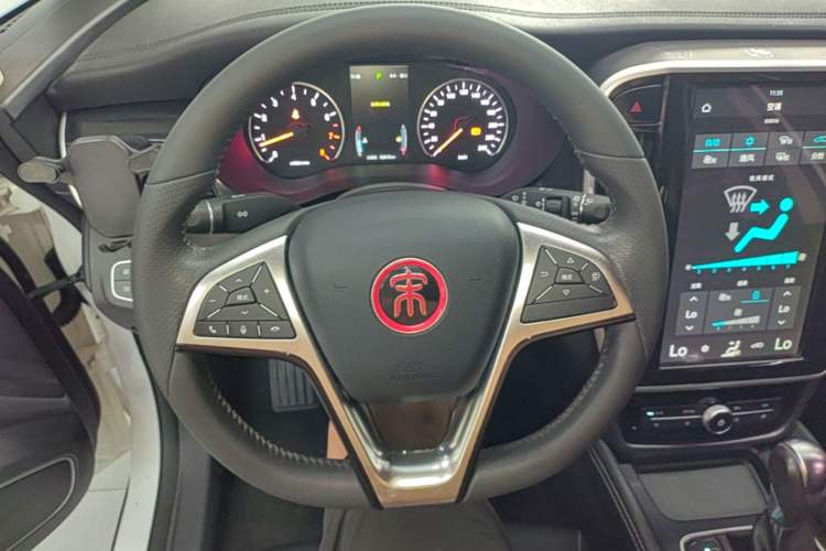 Used BYD Song MAX 2017 1.5T Automatic Smart Connect Luxury 7-Seater Steering Wheel