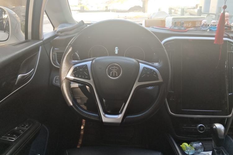 Used BYD Song MAX 2017 1.5T Automatic Smart Connect Luxury 7-Seater Steering Wheel