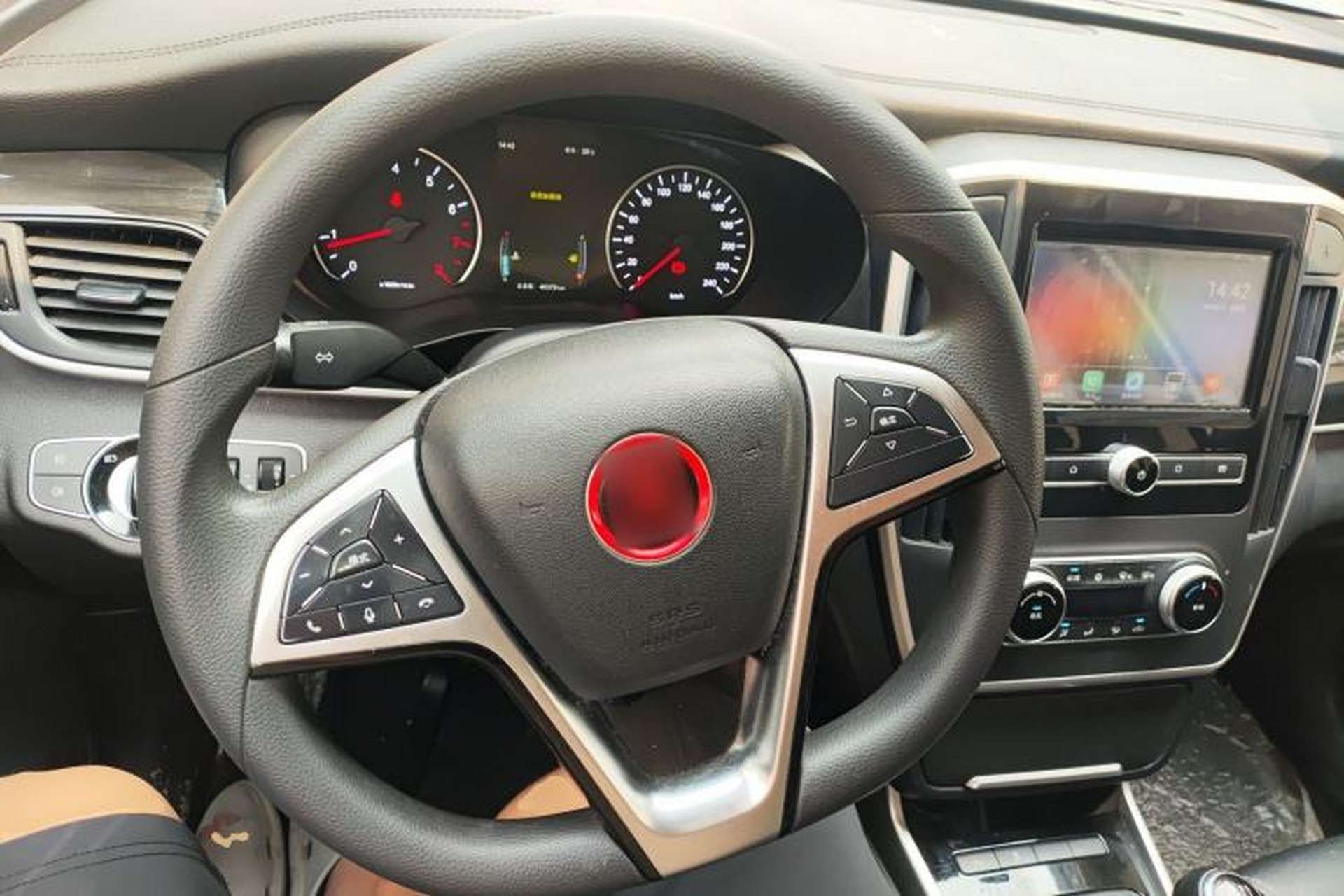 Used BYD Song MAX 2017 1.5T Manual Smart Connect Luxury 7-Seater Steering Wheel