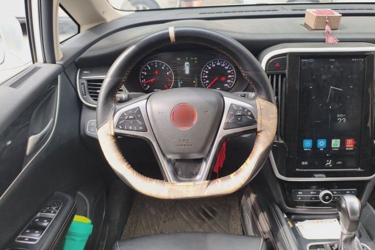 Used BYD Song MAX 2017 1.5T Automatic Smart Connect Elite 7-Seater Steering Wheel