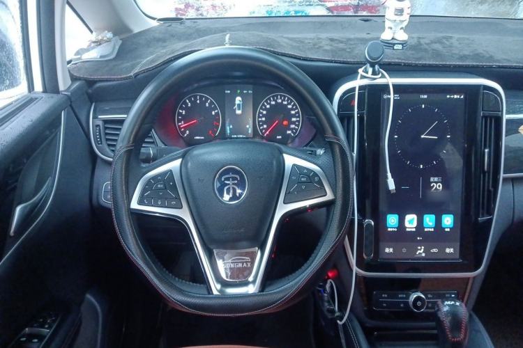 Used BYD Song MAX 2017 1.5T Automatic Smart Connect Elite 7-Seater Steering Wheel