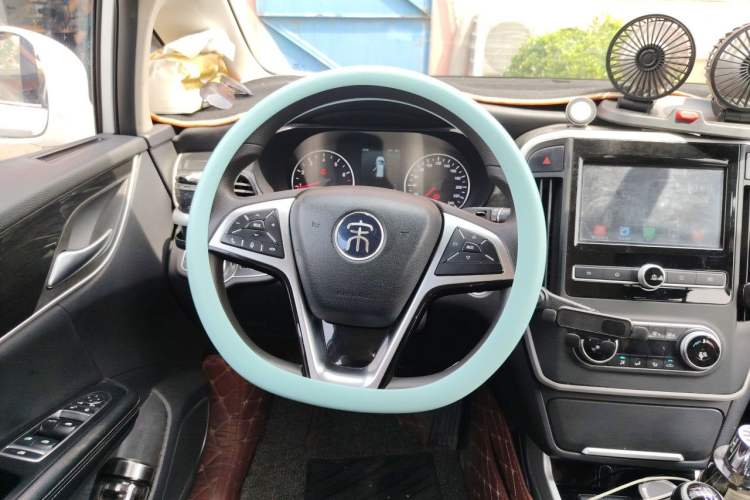 Used BYD Song MAX 2017 1.5T Manual Smart Connect Luxury 7-Seater Steering Wheel