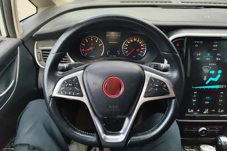 Used BYD Song MAX 2017 1.5T Automatic Smart Connect Elite 7-Seater Steering Wheel