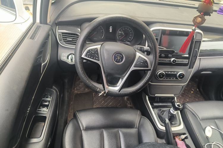 Used BYD Song MAX 2017 1.5T Manual Smart Connect Luxury 7-Seater Steering Wheel