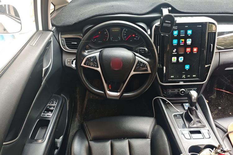 Used BYD Song MAX 2017 1.5T Automatic Smart Connect Elite 7-Seater Steering Wheel