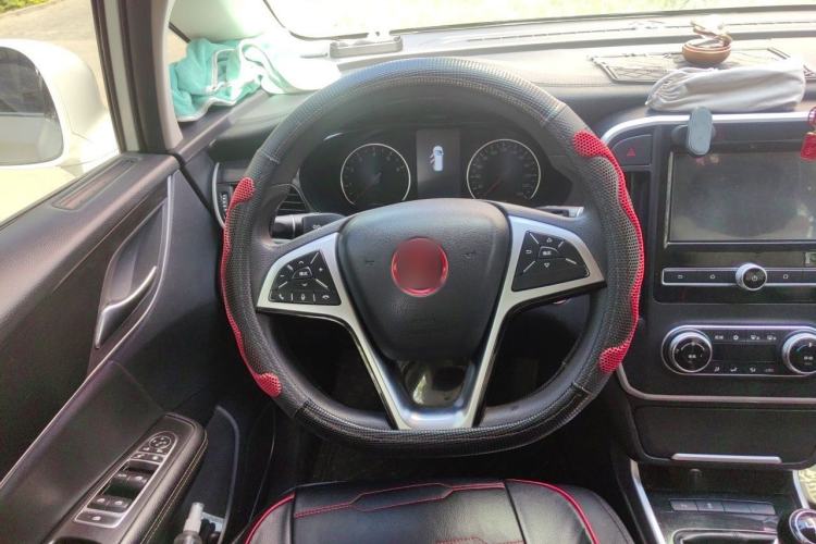 Used BYD Song MAX 2017 1.5T Manual Comfort 7-Seater Steering Wheel