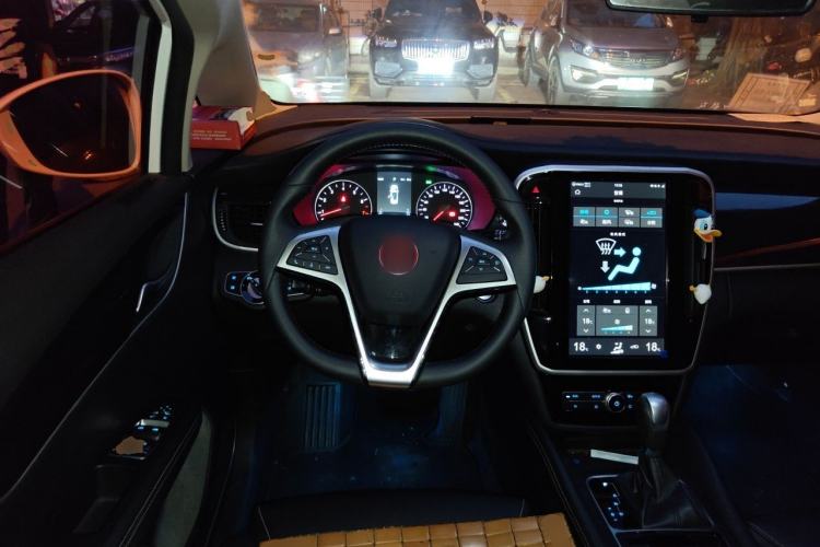 Used BYD Song MAX 2017 1.5T Automatic Smart Connect Elite 7-Seater Steering Wheel