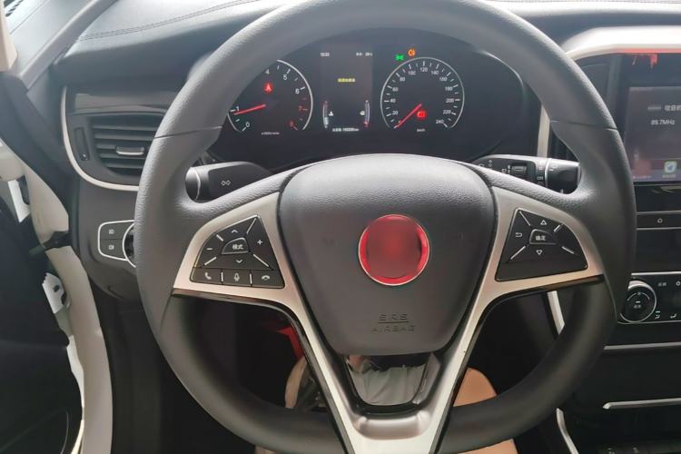 Used BYD Song MAX 2017 1.5T Manual Smart Connect Luxury 7-Seater Steering Wheel