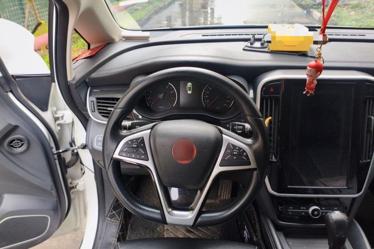 Used BYD Song MAX 2017 1.5T Automatic Smart Connect Elite 7-Seater Steering Wheel