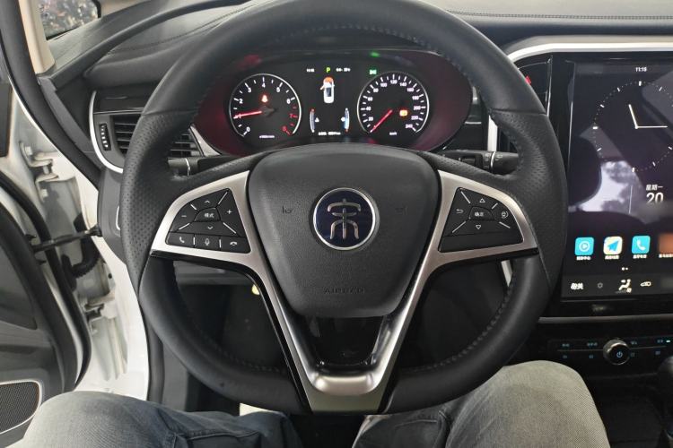 Used BYD Song MAX 2017 1.5T Automatic Smart Connect Elite 7-Seater Steering Wheel