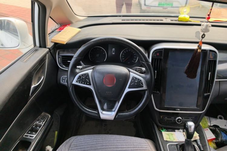 Used BYD Song MAX 2017 1.5T Automatic Smart Connect Elite 7-Seater Steering Wheel