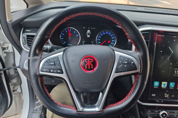 Used BYD Song MAX 2017 1.5T Automatic Smart Connect Elite 7-Seater Steering Wheel