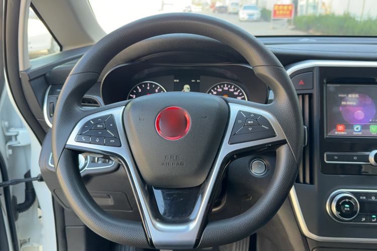 Used BYD Song MAX 2017 1.5T Manual Smart Connect Luxury 7-Seater Steering Wheel