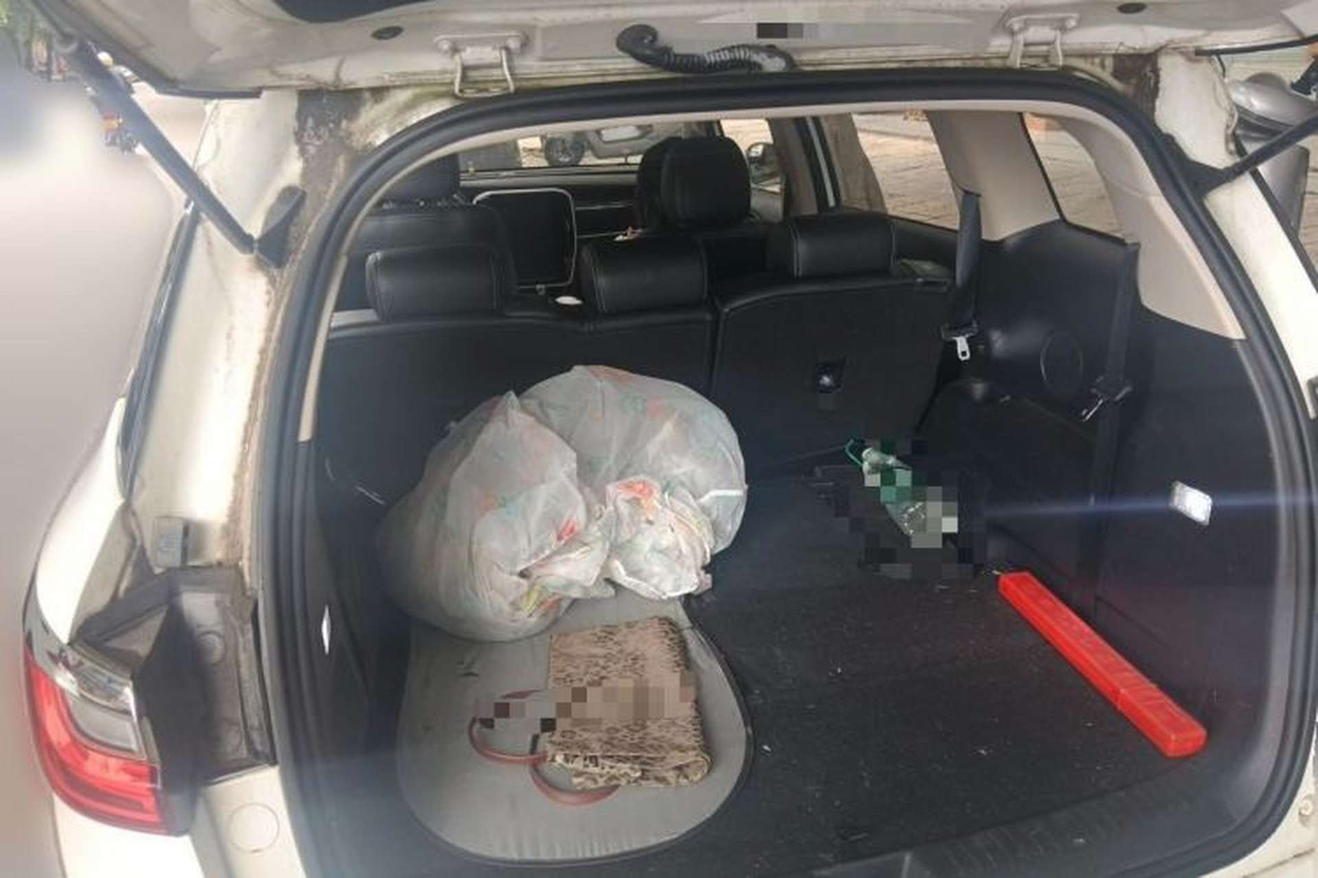 Used BYD Song MAX 2017 1.5T Automatic Smart Connect Elite 7-Seater Trunk