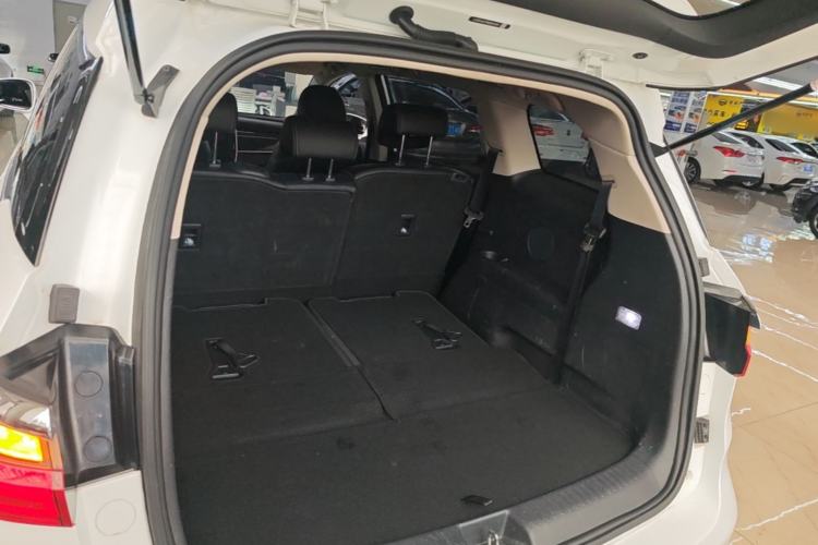 Used BYD Song MAX 2017 1.5T Automatic Smart Connect Elite 7-Seater Trunk