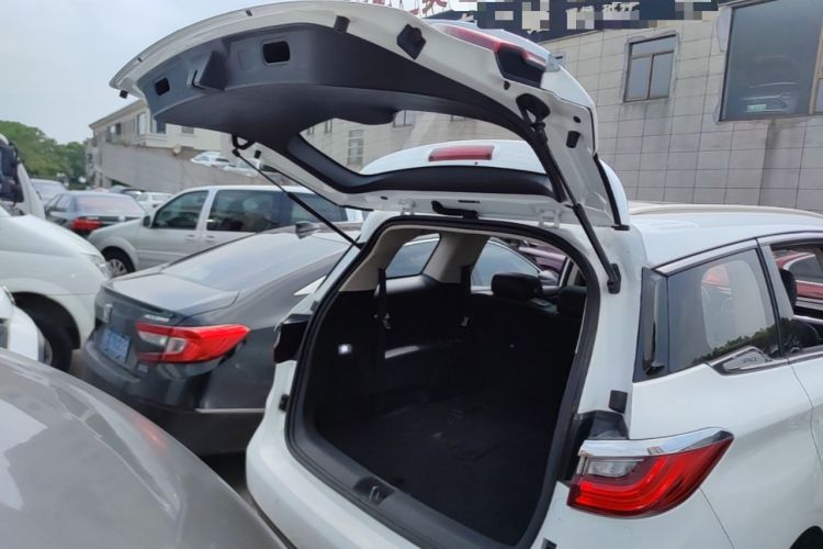 Used BYD Song MAX 2017 1.5T Automatic Smart Connect Elite 7-Seater Trunk