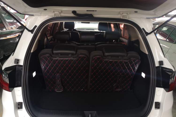 Used BYD Song MAX 2017 1.5T Automatic Smart Connect Elite 7-Seater Trunk