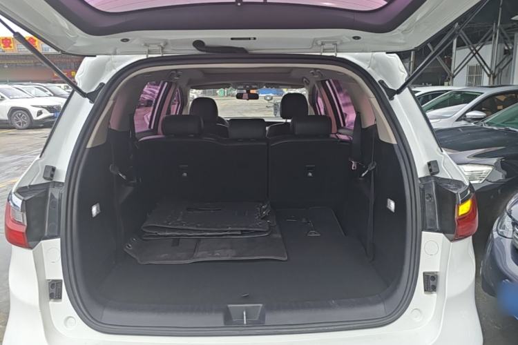 Used BYD Song MAX 2017 1.5T Automatic Smart Connect Elite 7-Seater Trunk