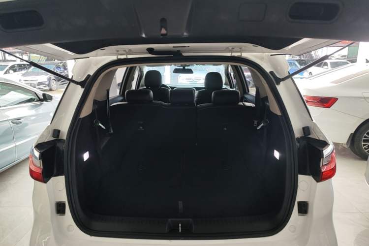 Used BYD Song MAX 2017 1.5T Automatic Smart Connect Prestige 7-Seater Trunk