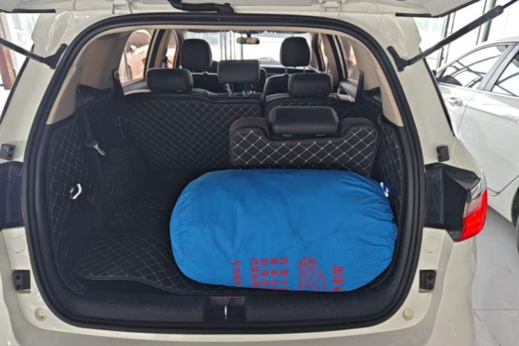 Used BYD Song MAX 2017 1.5T Automatic Smart Connect Elite 7-Seater Trunk