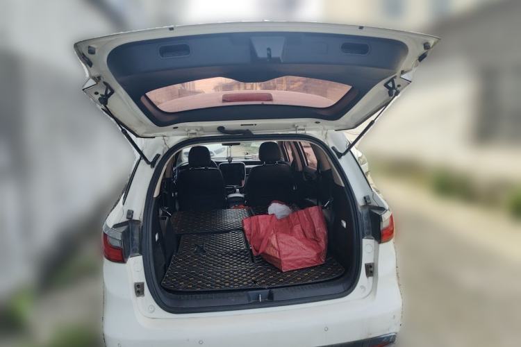 Used BYD Song MAX 2017 1.5T Automatic Smart Connect Elite 7-Seater Trunk