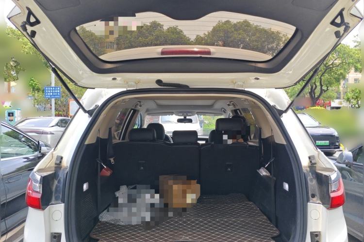 Used BYD Song MAX 2017 1.5T Automatic Smart Connect Elite 7-Seater Trunk