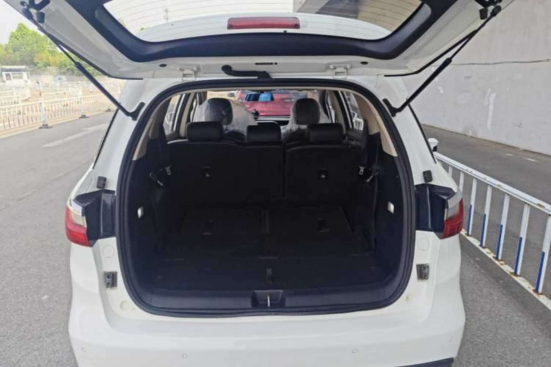 Used BYD Song MAX 2017 1.5T Automatic Smart Connect Elite 7-Seater Trunk