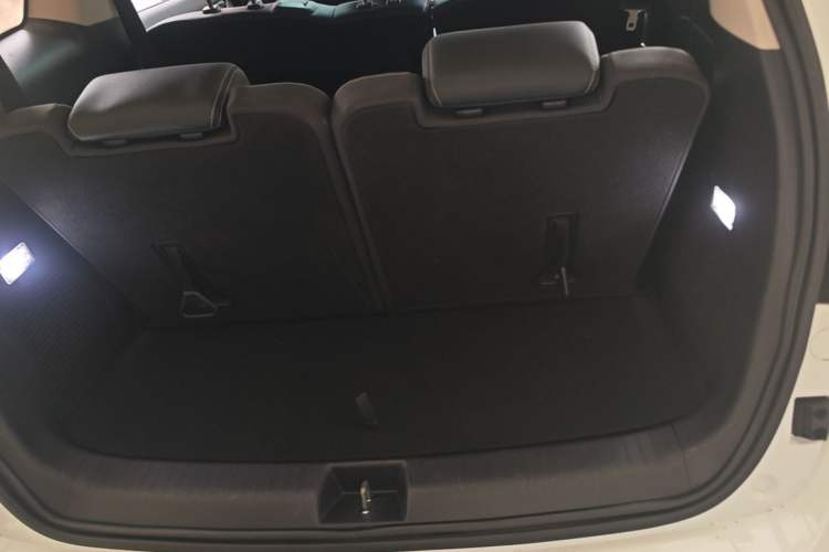 Used BYD Song MAX 2017 1.5T Automatic Smart Connect Elite 7-Seater Trunk