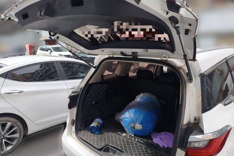 Used BYD Song MAX 2017 1.5T Automatic Smart Connect Elite 7-Seater Trunk
