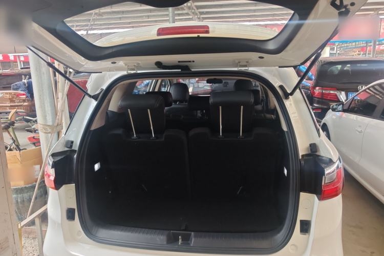 Used BYD Song MAX 2017 1.5T Automatic Smart Connect Elite 7-Seater Trunk