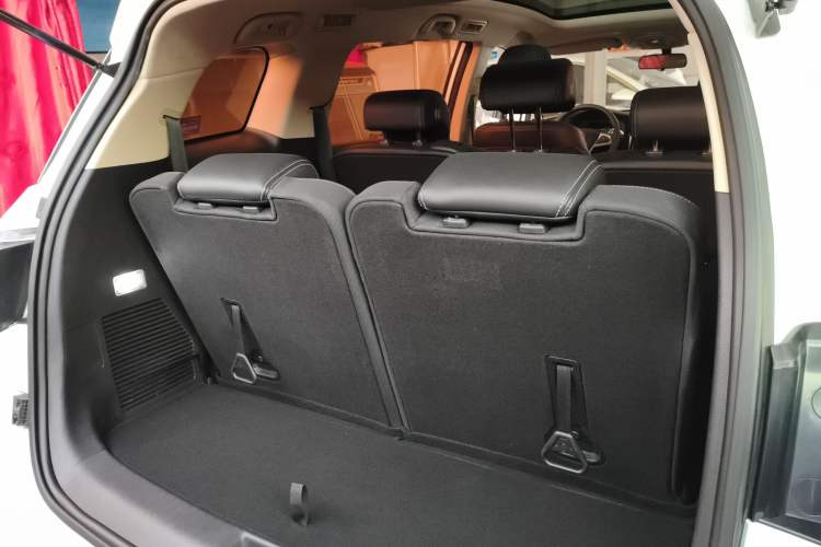 Used BYD Song MAX 2017 1.5T Automatic Smart Connect Elite 7-Seater Trunk