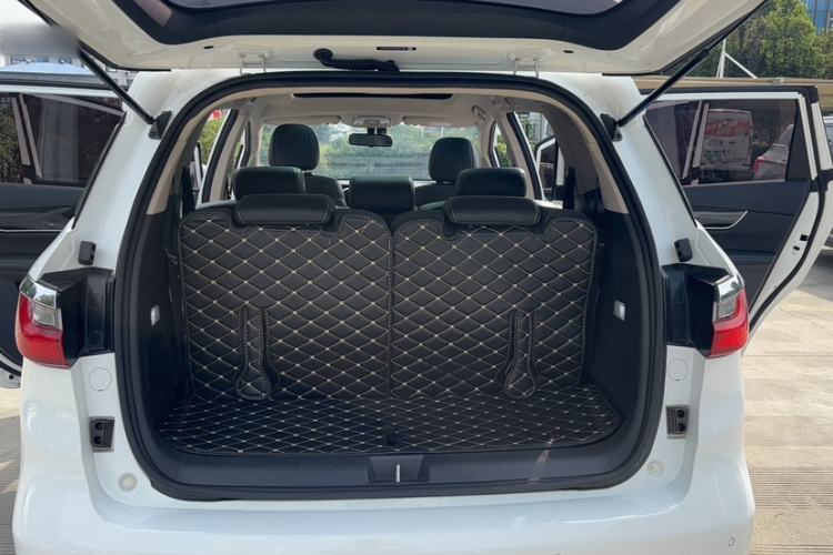 Used BYD Song MAX 2017 1.5T Automatic Smart Connect Elite 7-Seater Trunk