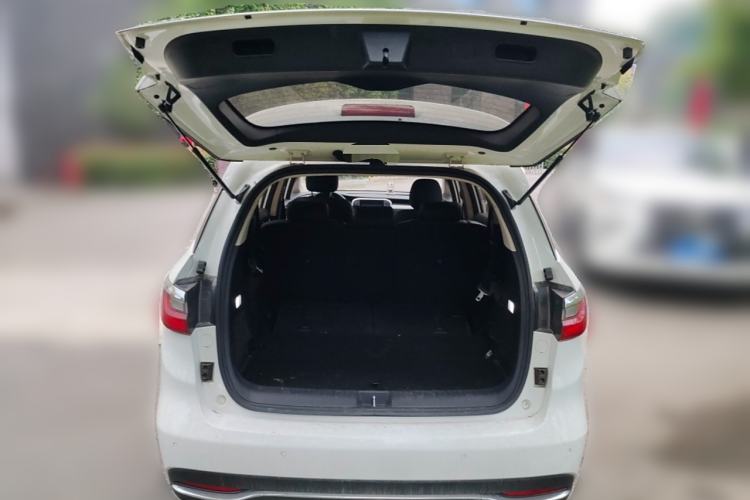 Used BYD Song MAX 2017 1.5T Manual Smart Connect Luxury 7-Seater Trunk