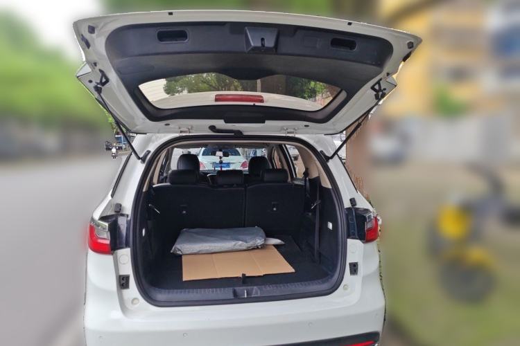 Used BYD Song MAX 2017 1.5T Automatic Smart Connect Prestige 7-Seater Trunk
