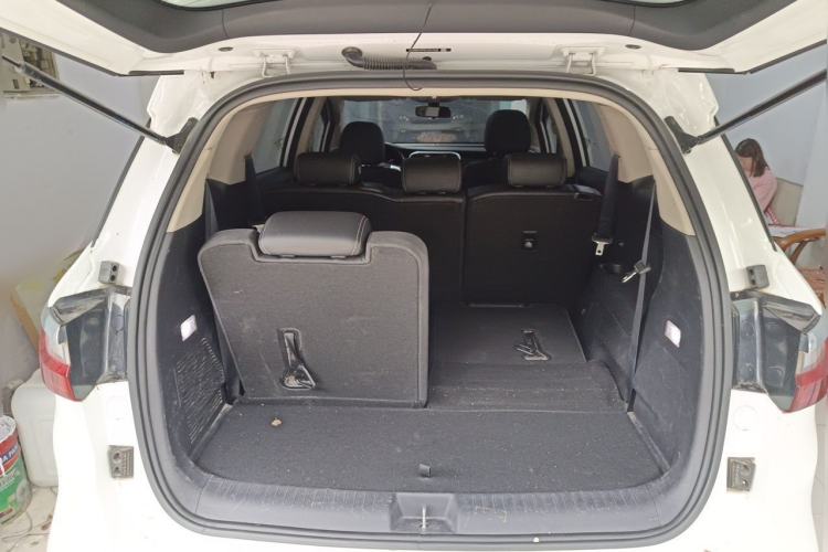 Used BYD Song MAX 2017 1.5T Automatic Smart Connect Elite 7-Seater Trunk