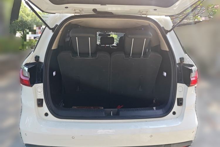 Used BYD Song MAX 2017 1.5T Automatic Smart Connect Elite 7-Seater Trunk