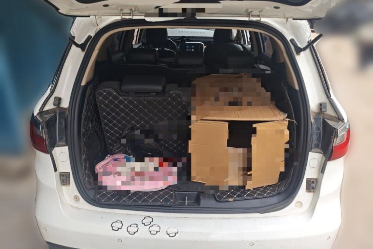 Used BYD Song MAX 2017 1.5T Automatic Smart Connect Elite 7-Seater Trunk
