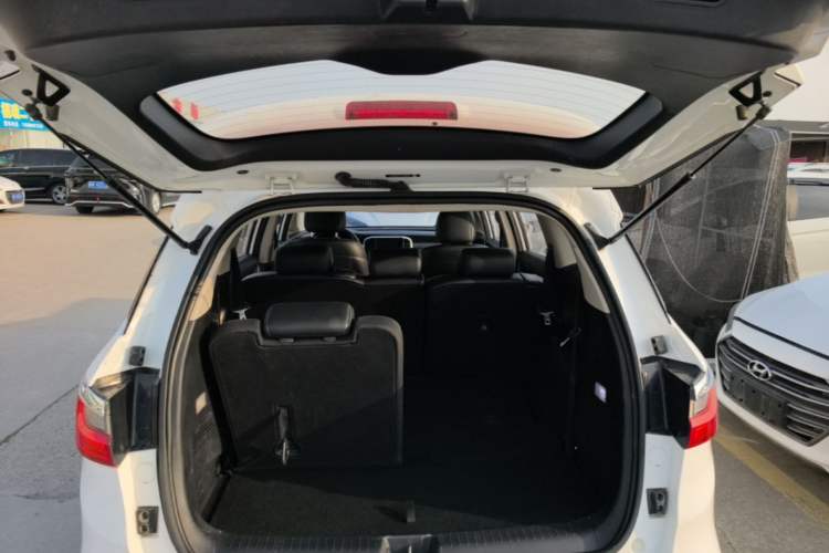 Used BYD Song MAX 2017 1.5T Automatic Smart Connect Elite 7-Seater Trunk