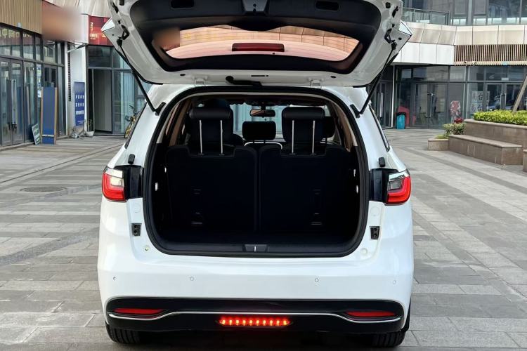 Used BYD Song MAX 2017 1.5T Automatic Smart Connect Elite 7-Seater Trunk