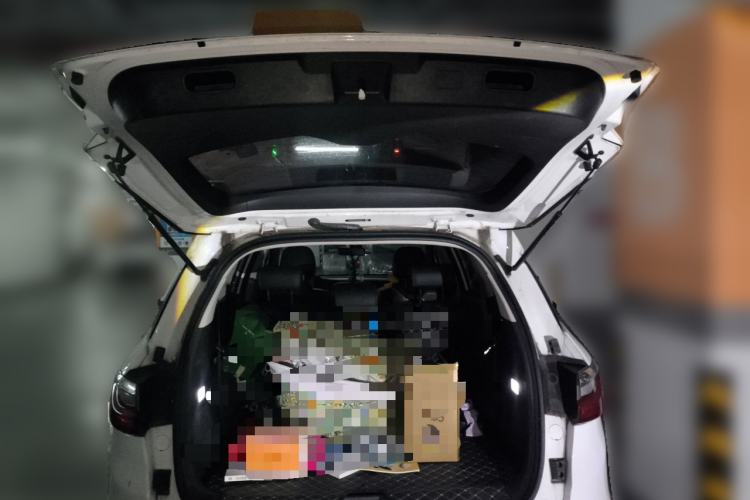 Used BYD Song MAX 2017 1.5T Automatic Smart Connect Elite 7-Seater Trunk